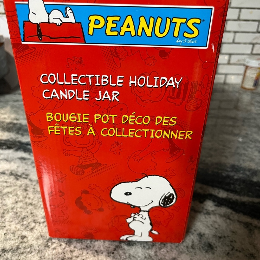Peanuts Collectible Holiday Candle Jar Snoopy Dog House Edition New In Box